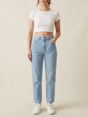 VTG Wrangler Authentic Jeans 12 XS Slim Light Wash High Rise Straight Mom Denim